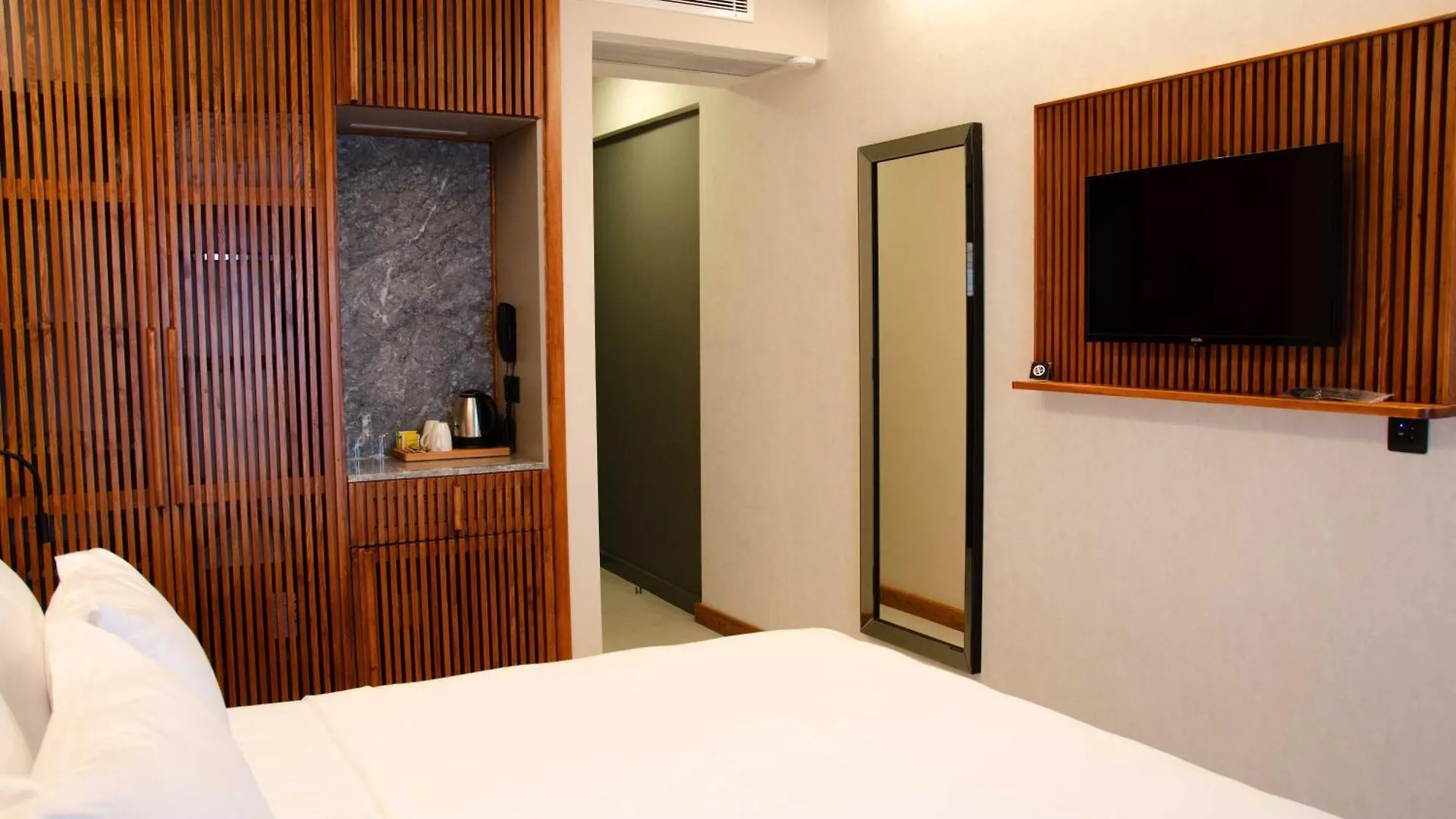 호텔 Ertan Otel Çeşme